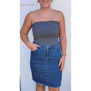 Divided H&M Crop Top Blk/White. Super cute with any Bottoms. Size 6#croptop...